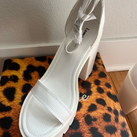 AKIRA lemonade White Platform Sandals - Picture 2 of 5